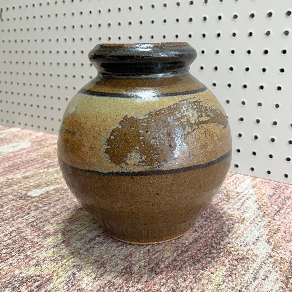 VTG Tropical Clay Hawaii Round Vase Brown Tan Rustic Pottery 10 1/4”H x 6 1/2”